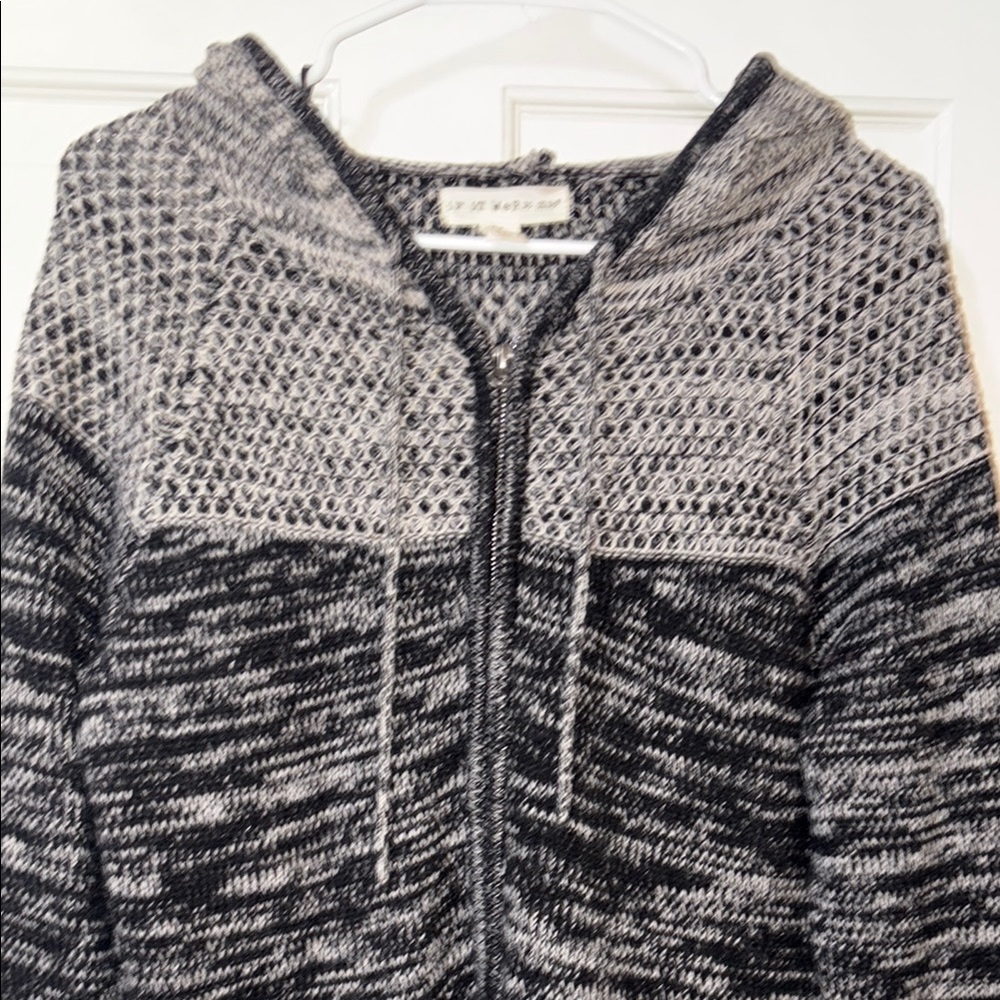 Long Knit Hooded Zip Sweater Cardigan - Black and Gray - Picture 4 of 7